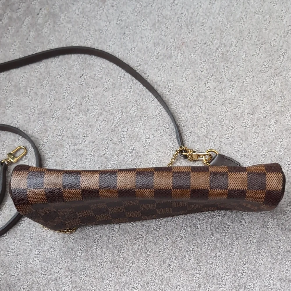 Louis Vuitton Brown Checkered Clutch with Gold Chain - Picture 11 of 16